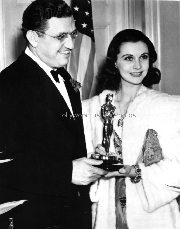 Vivien Leigh 1940 With David O. Selznick at the Academy Awards wm.jpg